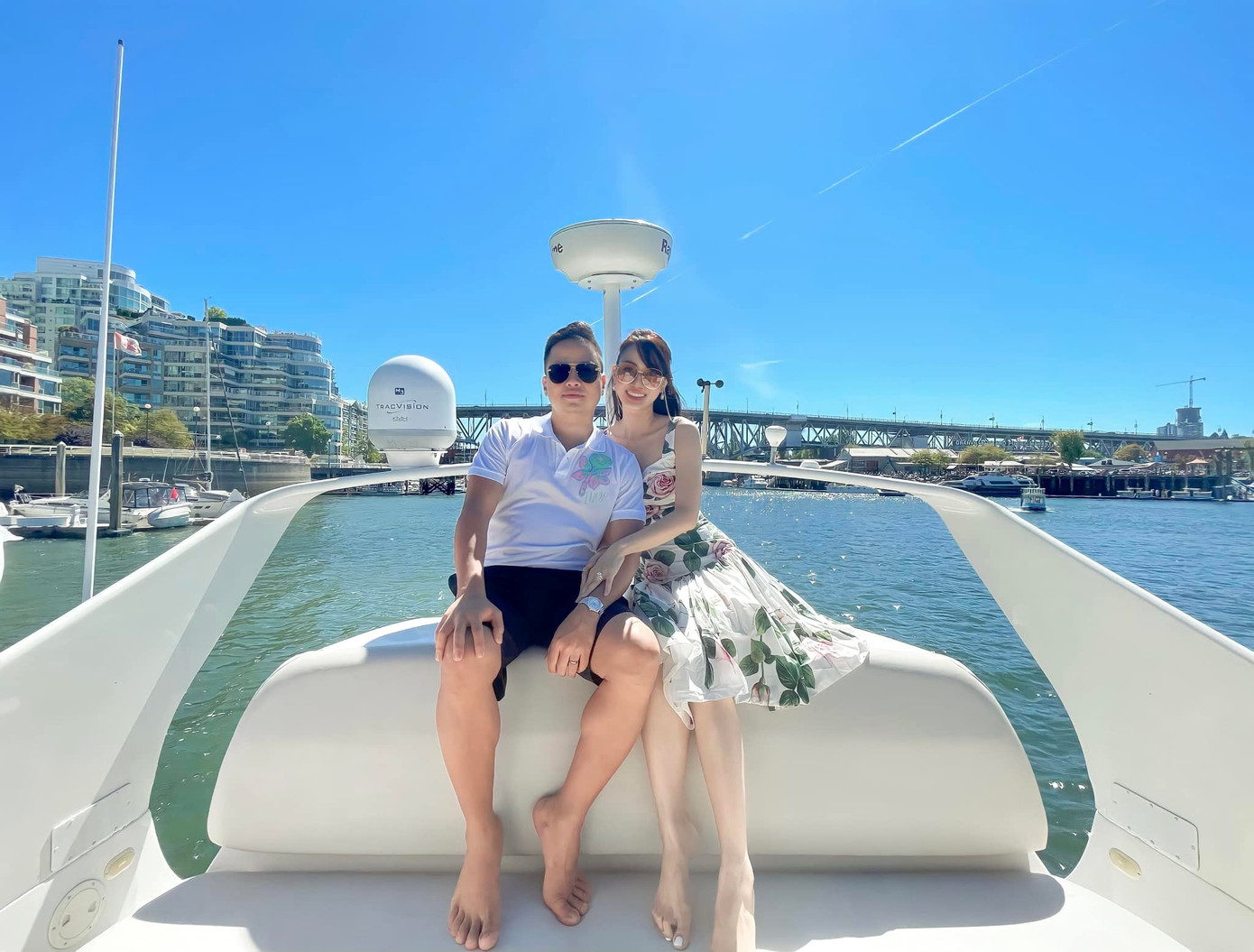 Á hậu Trà My cùng chồng có chuyến nghỉ dưỡng ở Canada vào dịp lễ tình nhân.