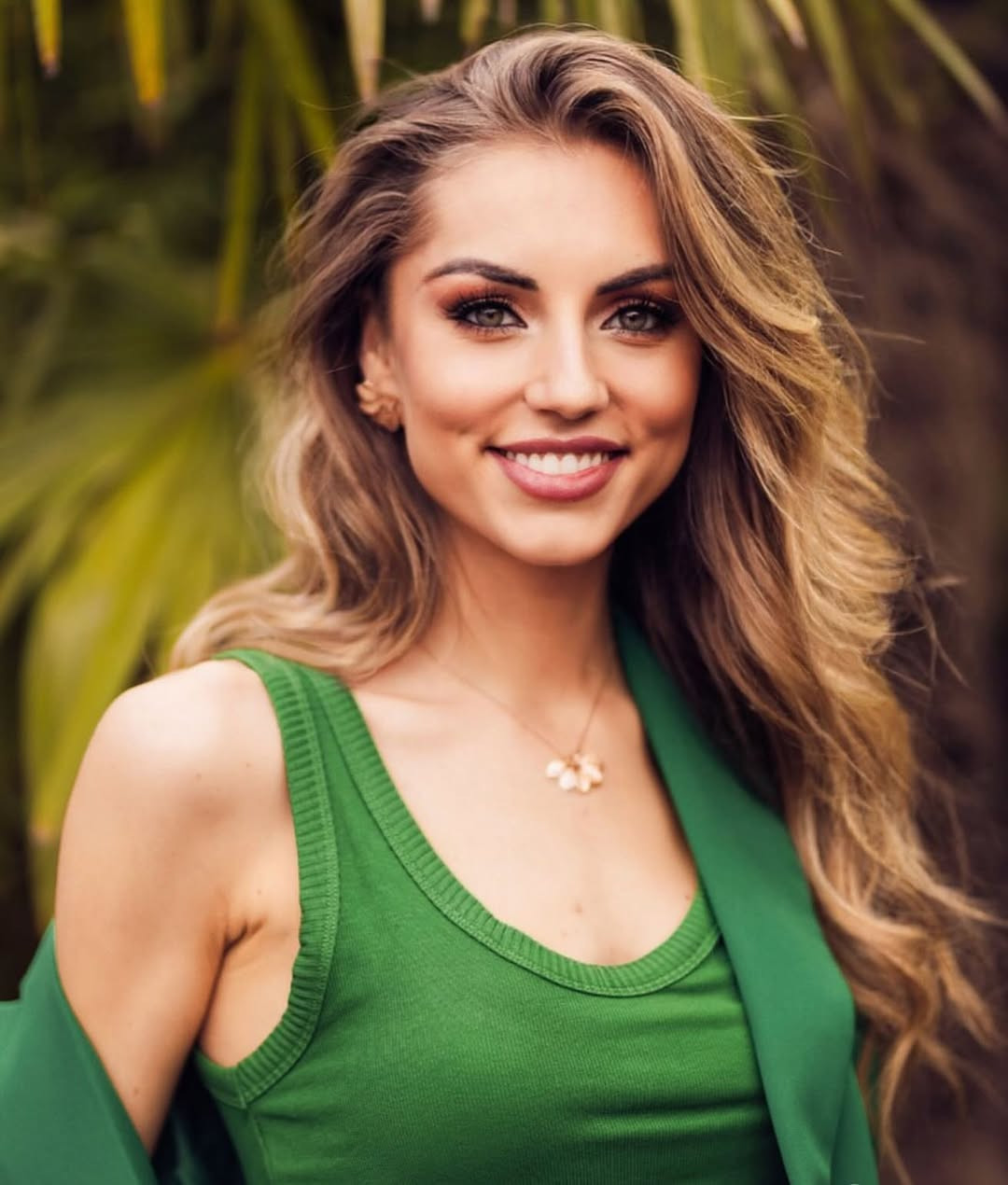 Karen Jansen năm nay 23 tuổi, là người mẫu tự do và đang theo học chuyên ngành tâm lý học.