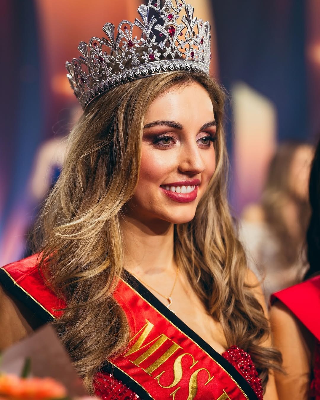 Chiến thắng của Karen Jansen nhận được sự đồng tình của fan sắc đẹp. Nhiều người nhận xét cô là thí sinh nổi bật của cuộc thi năm nay với nhan sắc rạng rỡ, tươi trẻ.