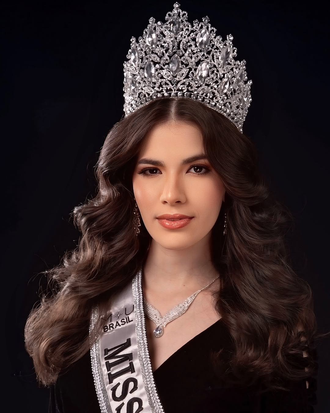 Gabriela Lacerda 21 tuổi, cao 1,78 m, là sinh viên ngành báo chí.