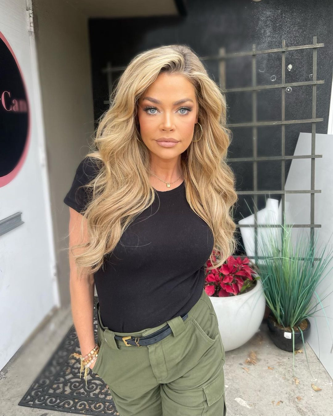 Tương tự Grammer, nữ diễn viên 42 tuổi tham gia phần 13 với tư cách khách mời sau nhiều năm vắng bóng.