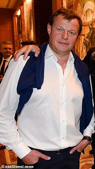 Brad Pitt nộp lên tòa án email Yuri Shefler gửi cho Angelina Jolie. Ảnh: East2west/Getty Images. Brad Pitt nộp lên tòa án email Yuri Shefler gửi cho Angelina Jolie. Ảnh: East2west/Getty Images.