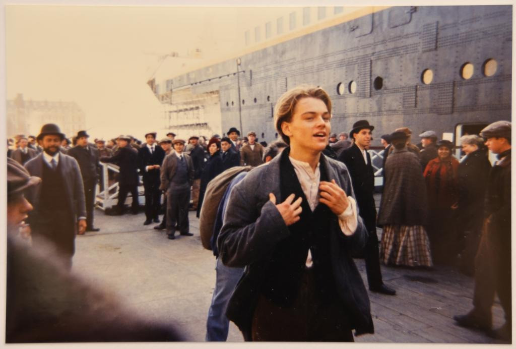 Leonardo trẻ trung, điển trai ở tuổi 21, khác hẳn hình ảnh người đàn ông trung niên bụng bia hiện tại. Leonardo trẻ trung, điển trai ở tuổi 21, khác hẳn hình ảnh người đàn ông trung niên bụng bia hiện tại.