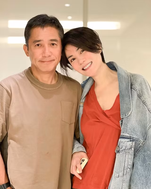 Vương Phi và Lương Triều Vỹ tái ngộ sau nhiều năm. Ảnh: IG.