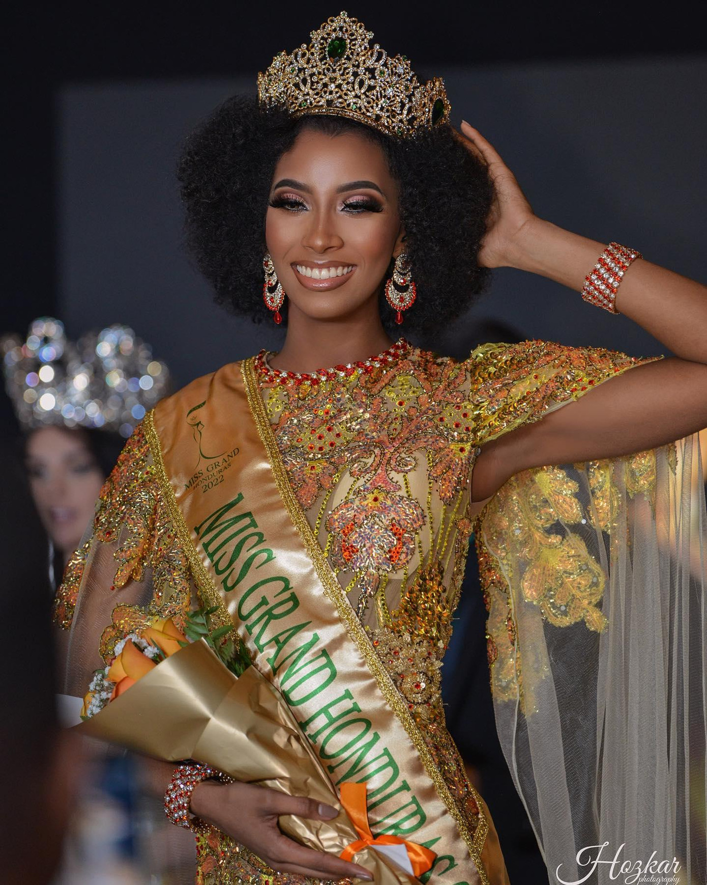 Mới đây, người đẹp Saira Cacho đã giành chiến thắng tại cuộc thi Miss Grand Honduras - Hoa hậu Hòa bình 2022.