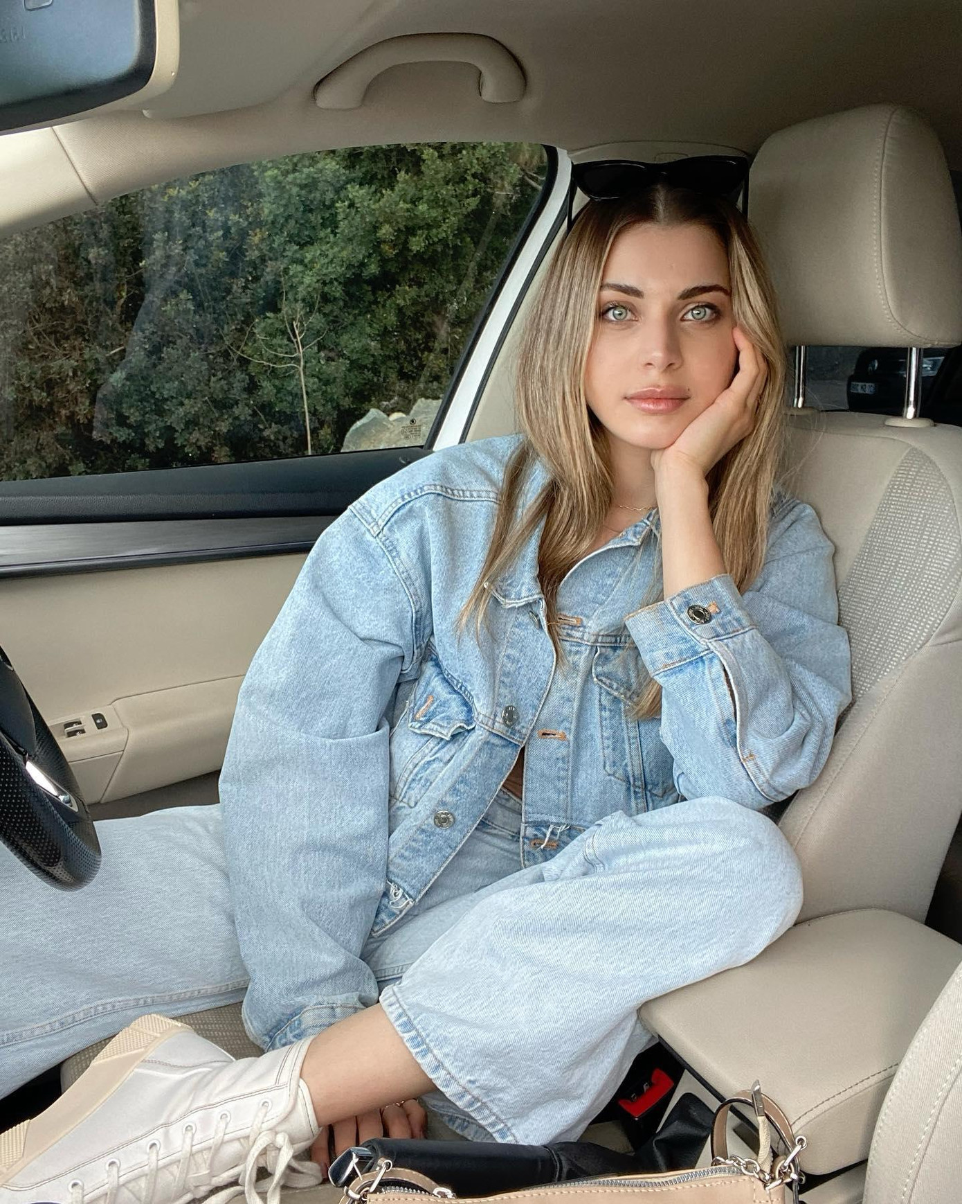 Tuy nhiên sau khi giành giải Người đẹp thanh lịch, Şira Sahilli được đánh giá sẽ là ứng viên tiềm năng tại Hoa hậu Siêu quốc gia 2022.