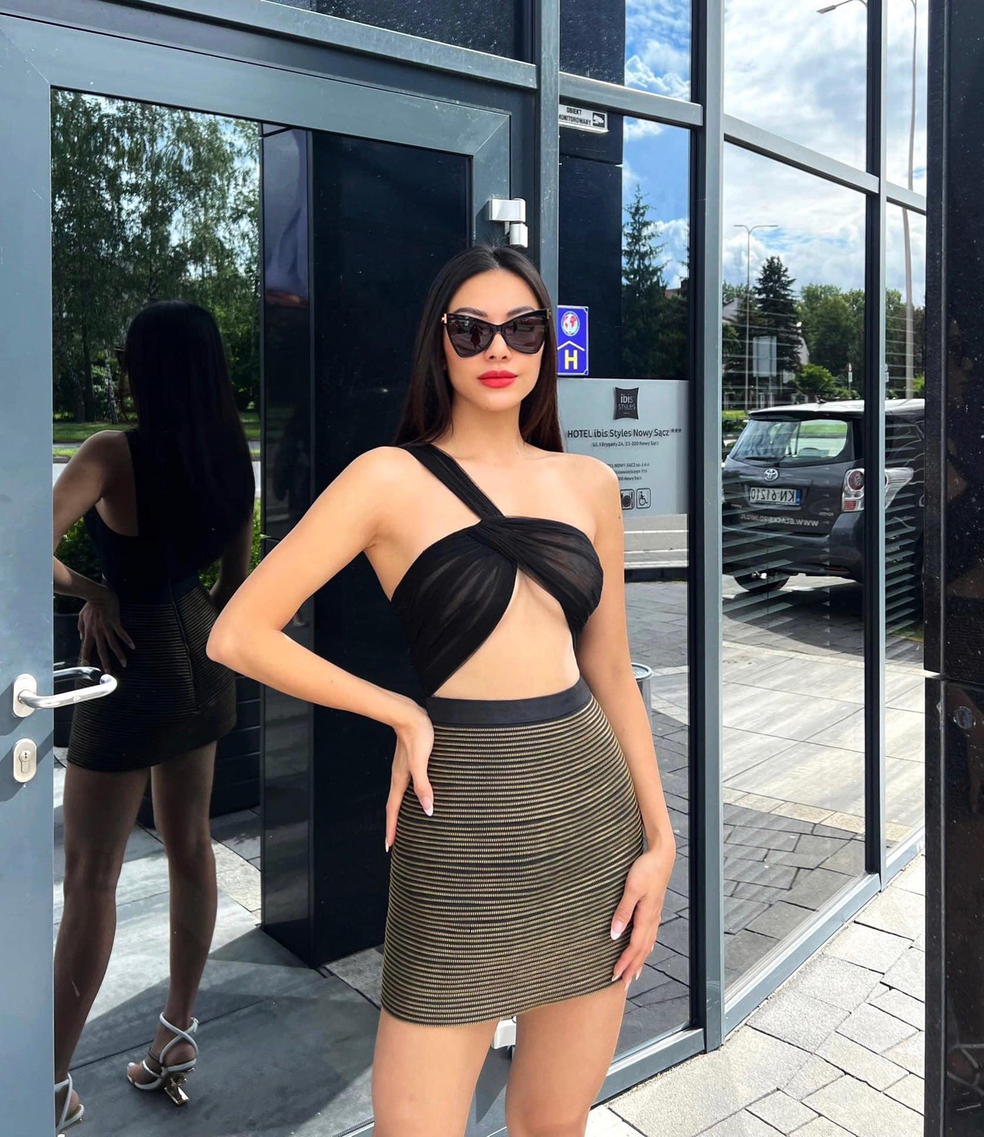 Đại diện Việt Nam đã có một đêm trình diễn ấn tượng, chuyên nghiệp. Đại diện Việt Nam đã có một đêm trình diễn ấn tượng, chuyên nghiệp.