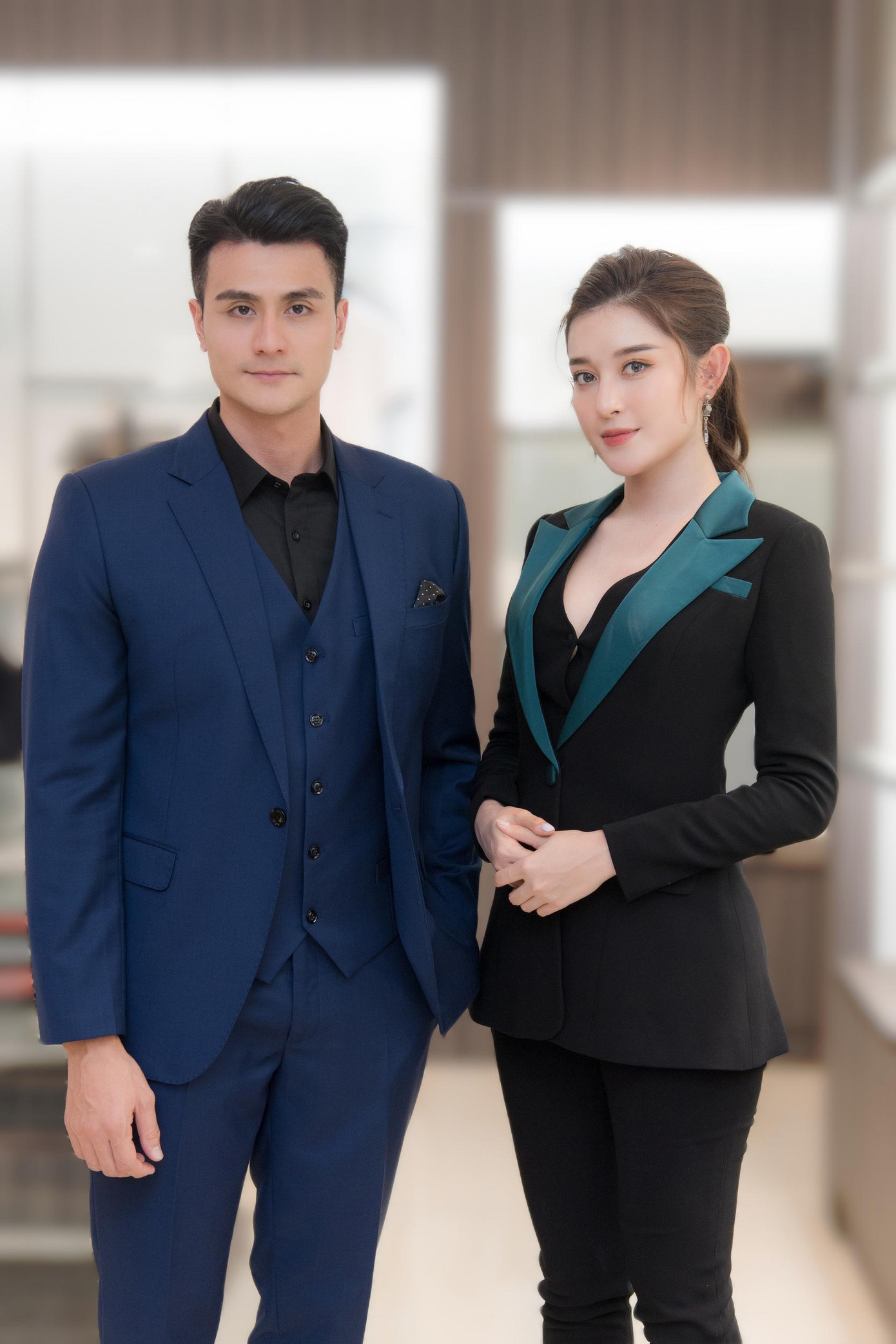 Huyền My khoe dáng bên siêu mẫu Vĩnh Thụy. Huyền My khoe dáng bên siêu mẫu Vĩnh Thụy.