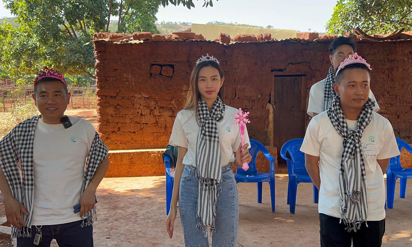 Thùy Tiên tái hiện khoảnh khắc đăng quang cùng với hai Á hậu là những người bạn rất đặc biệt của cô.