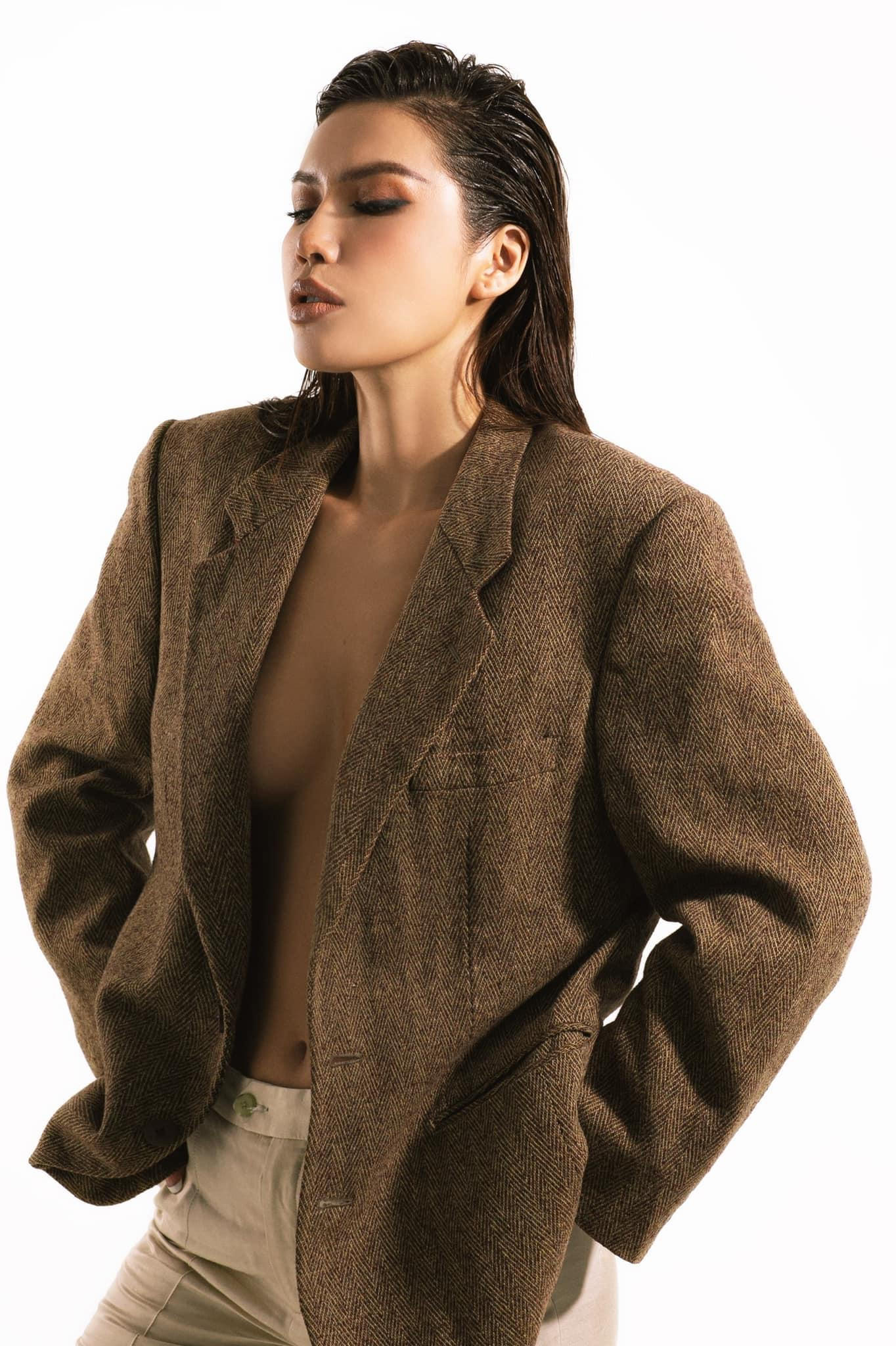 Hoa hậu Siêu quốc gia Việt Nam 2018 khoe khéo vòng một nóng bỏng, bốc lửa. Hoa hậu Siêu quốc gia Việt Nam 2018 khoe khéo vòng một nóng bỏng, bốc lửa.