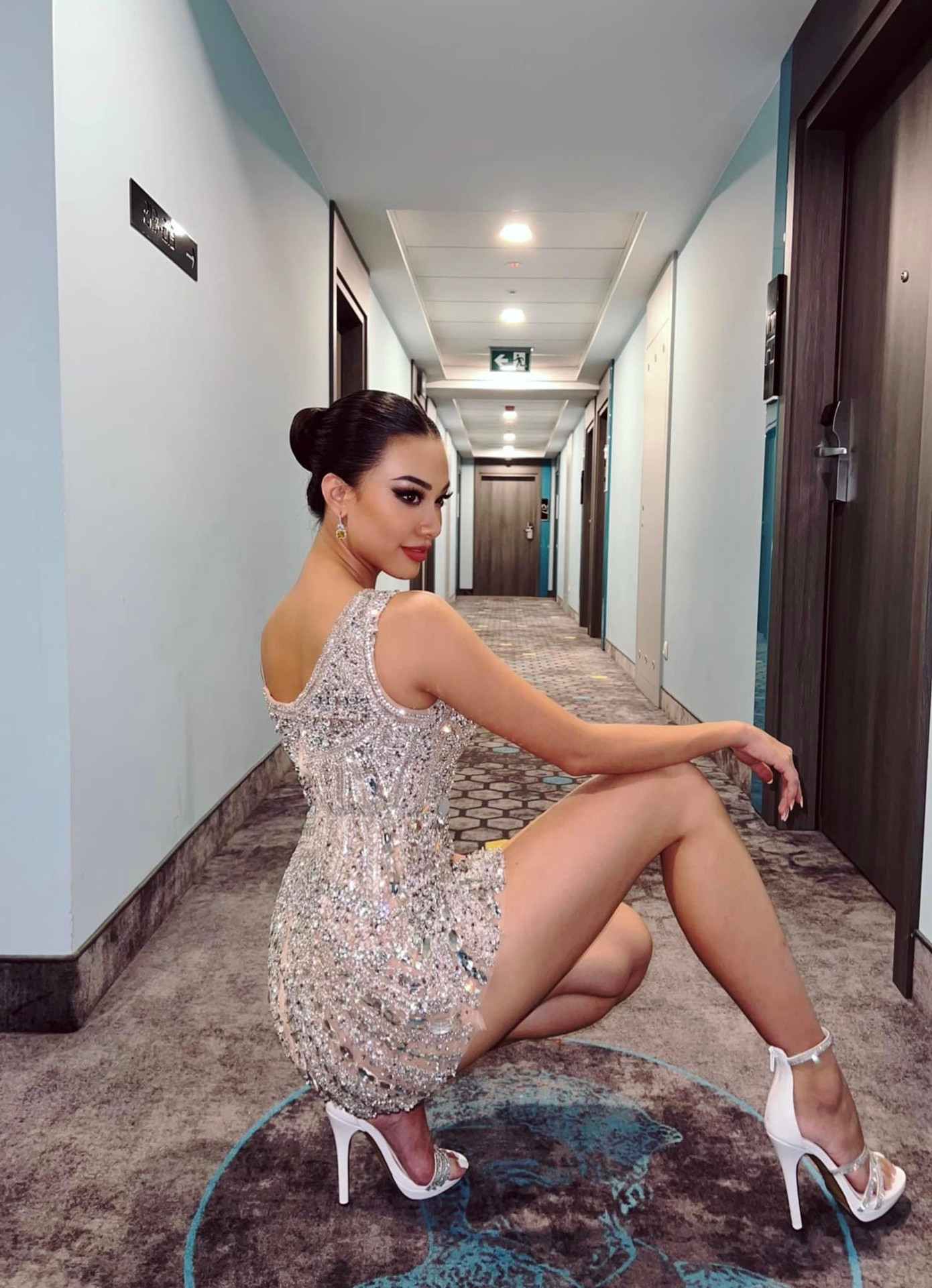 Người đẹp Cần Thơ khoe khéo đôi chân dài nóng bỏng.