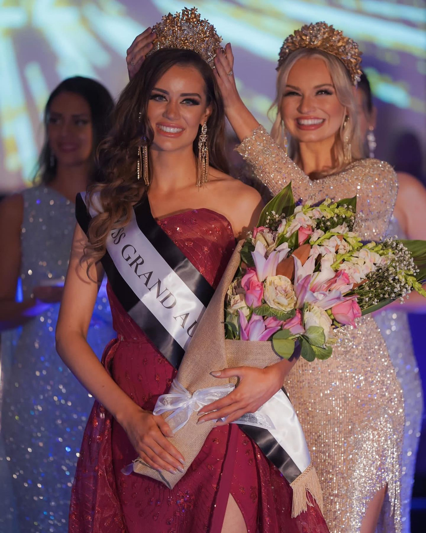 Mới đây, người đẹp Amber Dew đã đăng quang ngôi vị Hoa hậu Hòa bình Australia 2022.