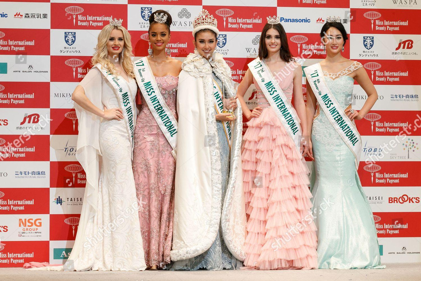 Chung cuộc, người đẹp tóc vàng đã cán đích ở vị trí Á hậu 3.