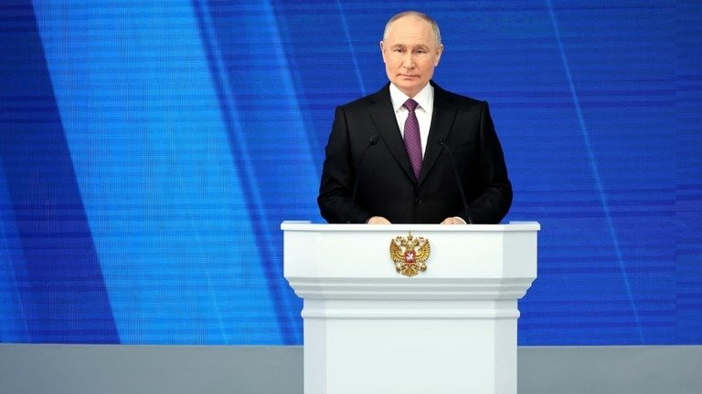 Tổng thống Nga Vladimir Putin đọc Thông điệp Liên bang. Ảhh: Sputnik Tổng thống Nga Vladimir Putin đọc Thông điệp Liên bang. Ảhh: Sputnik