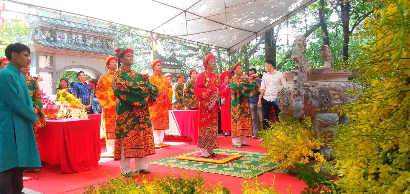 Danh hài Hoài Linh đảm trách các phần lễ chính. Danh hài Hoài Linh đảm trách các phần lễ chính.