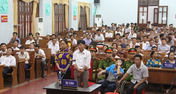 TAND huyện Hiệp Hòa xét xử sơ thẩm vụ án “Lạm quyền trong khi thi hành công vụ”.