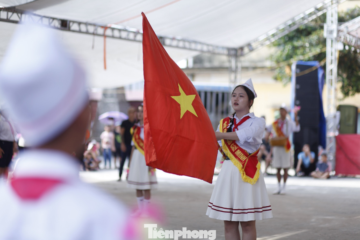 Chào cờ tại phần thi nghi thức. Ảnh: Nguyễn Thắng Chào cờ tại phần thi nghi thức. Ảnh: Nguyễn Thắng