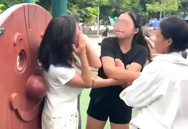 Hình ảnh cắt ra từ clip. Hình ảnh cắt ra từ clip.