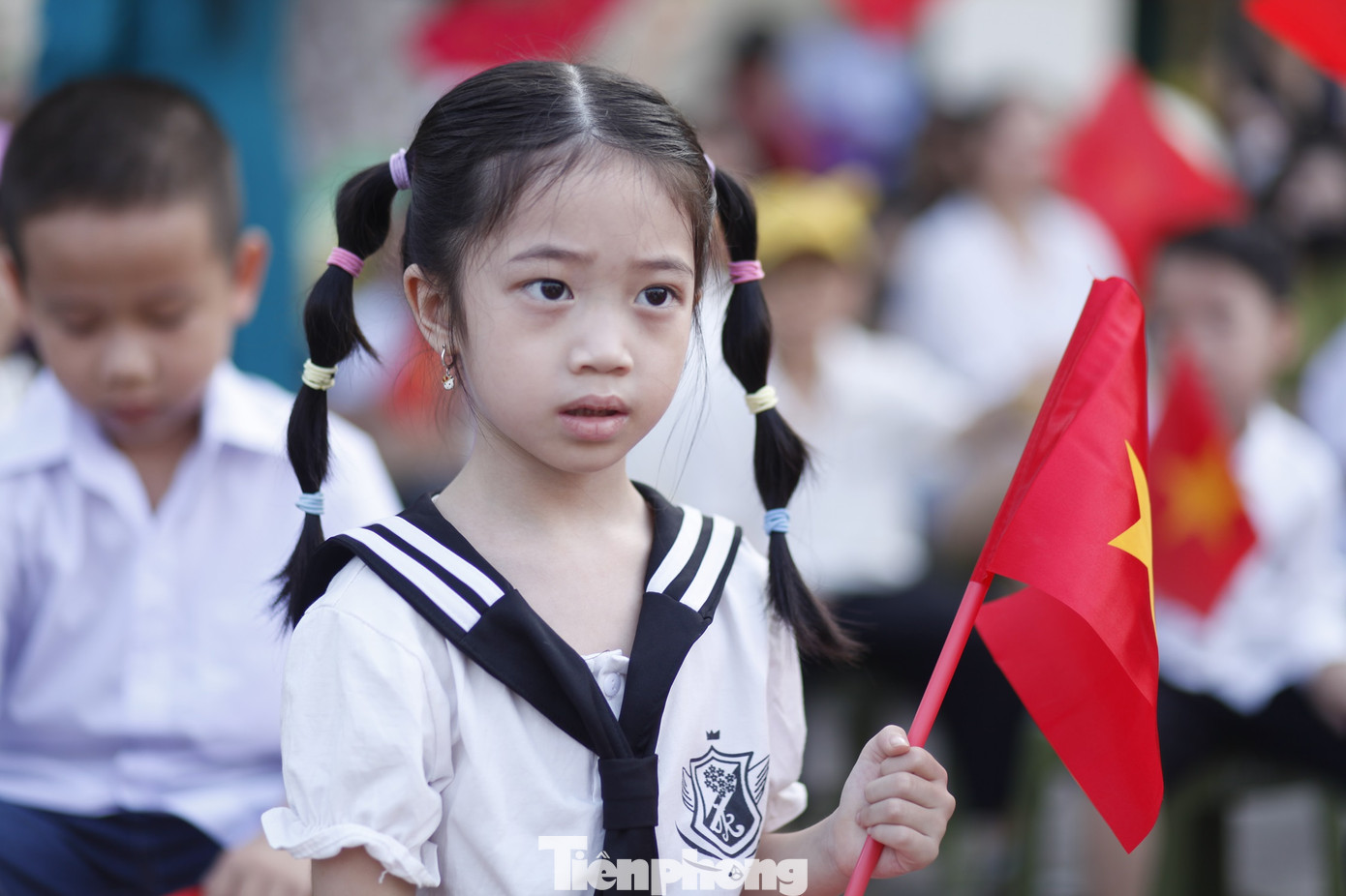 Học sinh trường Tiểu học Võ Thị Sáu, phường Hoàng Văn Thụ, thành phố Bắc Giang dự khai giảng năm học mới. Ảnh: Nguyễn Thắng