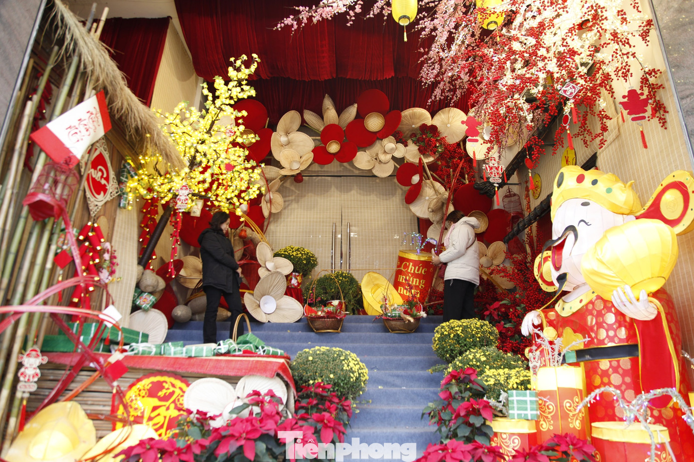 Bảo Ngọc trang trí ngôi nhà theo hướng Tết cổ truyền. Ảnh: Nguyễn Thắng Bảo Ngọc trang trí ngôi nhà theo hướng Tết cổ truyền. Ảnh: Nguyễn Thắng