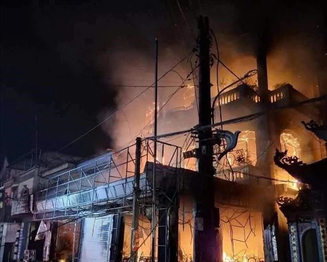 Hiện trường vụ cháy. Hiện trường vụ cháy.