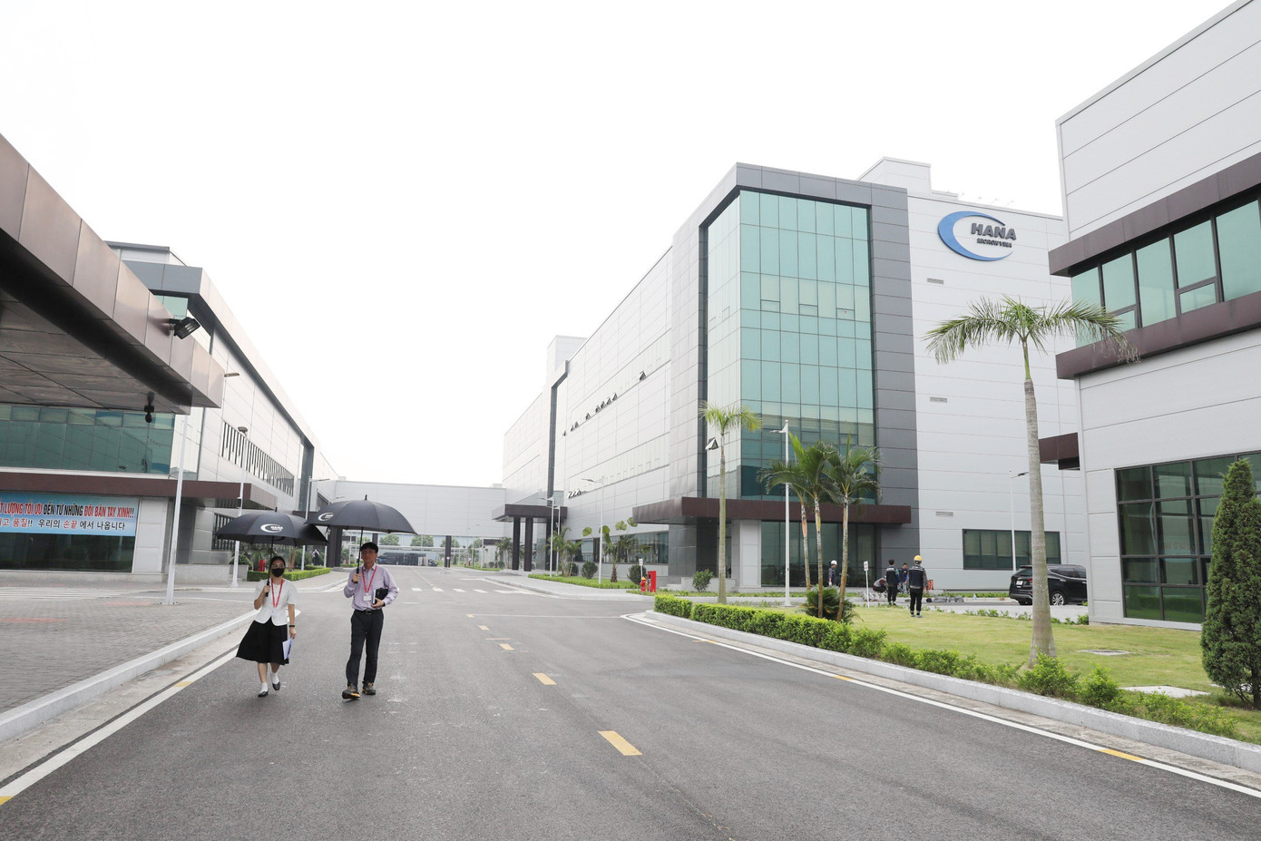 Nhà máy bán dẫn tại Bắc Giang. Nhà máy bán dẫn tại Bắc Giang.