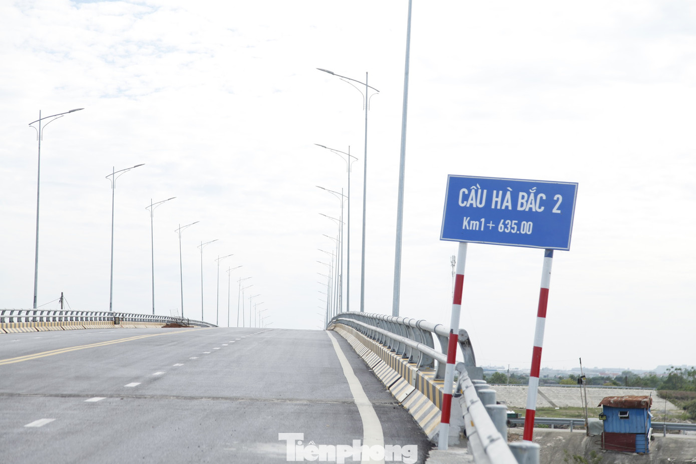 Phần đường đầu tư xây dựng theo tiêu chuẩn cấp III đồng bằng với chiều rộng mặt đường là 11m. Đầu tư hoàn chỉnh nền, mặt đường, kết cấu mặt đường bê tông nhựa trên móng cấp phối đá dăm. Hoàn thiện hệ thống thoát nước, hệ thống an toàn giao thông, nút thắt. Tổng chiều dài phần đường khoảng 1,5 km.