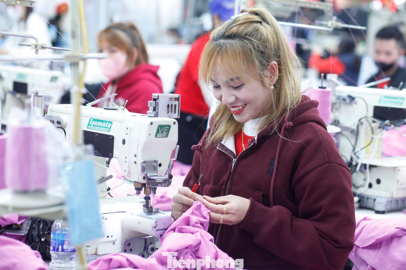 Người lao động trong công ty đều làm việc trở lại từ ngày 3/2. Ảnh: Nguyễn Thắng.