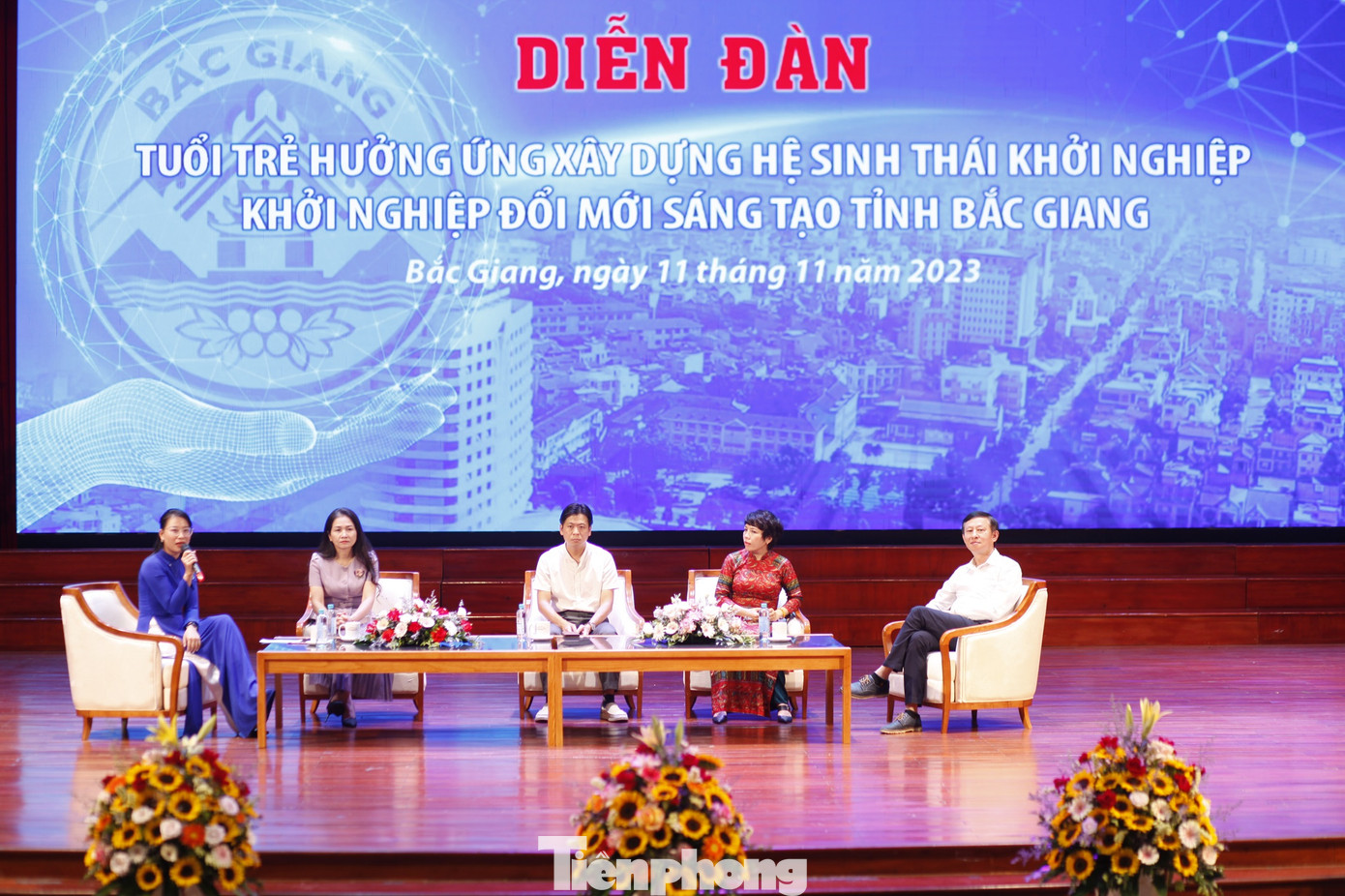 Các đại biểu tham dự diễn đàn. Ảnh: Nguyễn Thắng