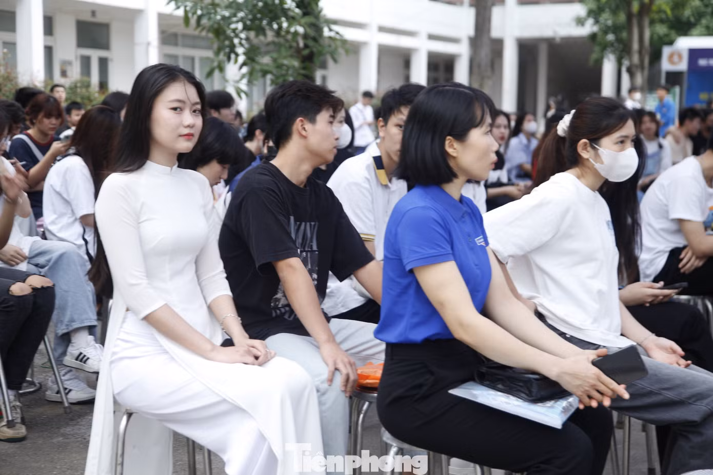 Ngày hội việc làm trở thành cầu nối sinh viên, thanh niên cần tìm việc làm với doanh nghiệp. Ảnh: Nguyễn Thắng Ngày hội việc làm trở thành cầu nối sinh viên, thanh niên cần tìm việc làm với doanh nghiệp. Ảnh: Nguyễn Thắng