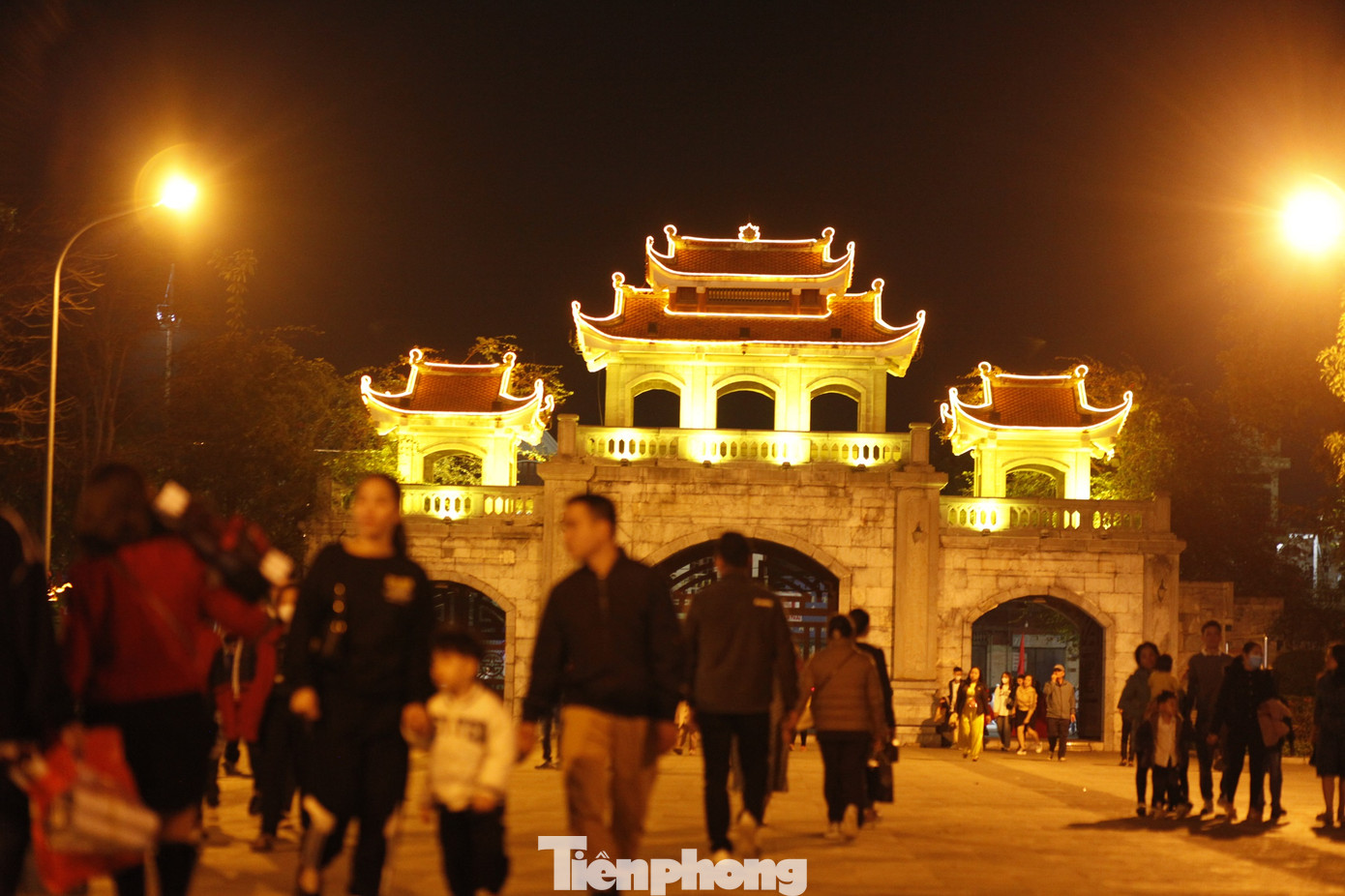 Người dân tham dự Lễ hội chiến thắng Xương Giang. Ảnh: Nguyễn Thắng.