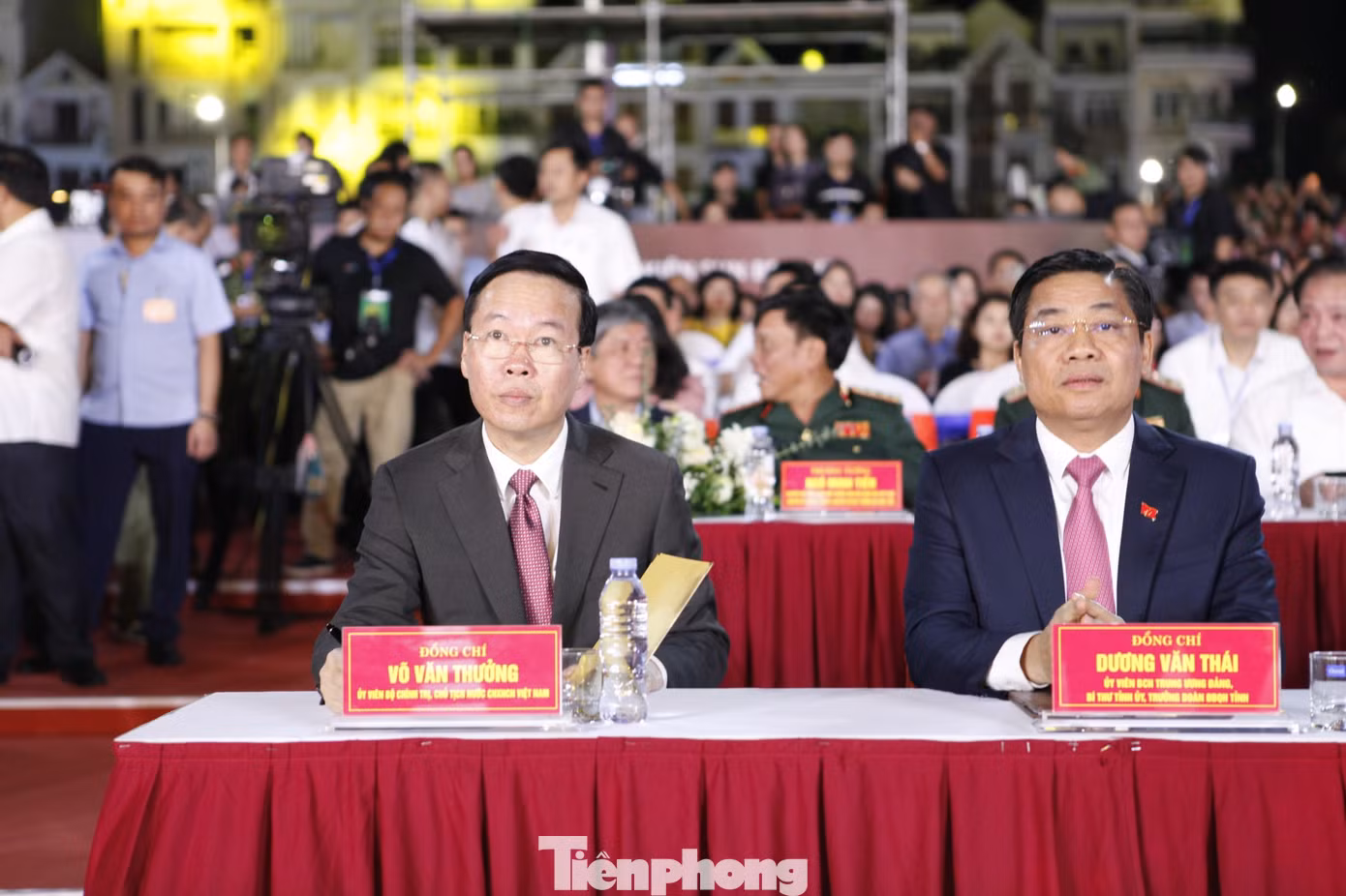 Chủ tịch nước Võ Văn Thưởng dự Lễ kỷ niệm 60 năm Ngày Bác Hồ về thăm và chỉ đạo Đại hội Đại biểu Đảng bộ tỉnh Hà Bắc lần thứ I. Ảnh: Nguyễn Thắng.