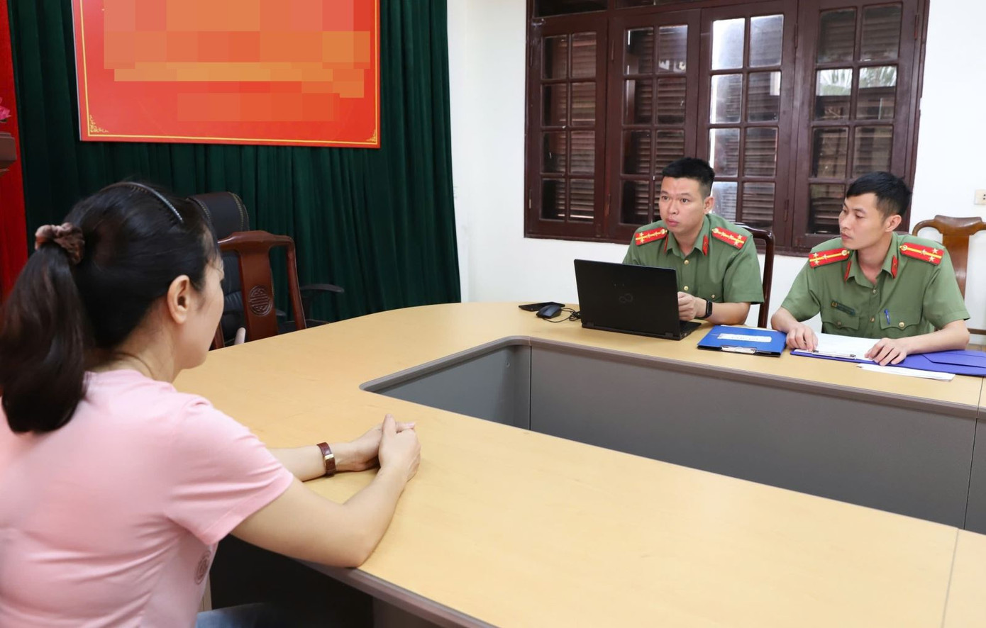 Chị L làm việc với Cơ quan Công an.