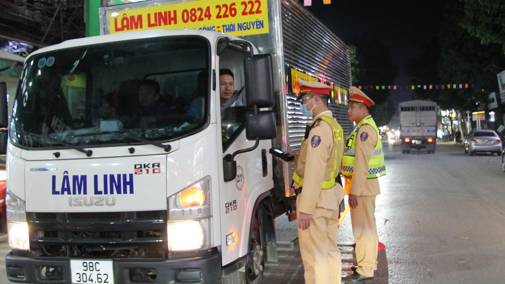 Công an tỉnh Bắc Giang đảm bảo an toàn giao thông Tết Nguyên đán. Công an tỉnh Bắc Giang đảm bảo an toàn giao thông Tết Nguyên đán.