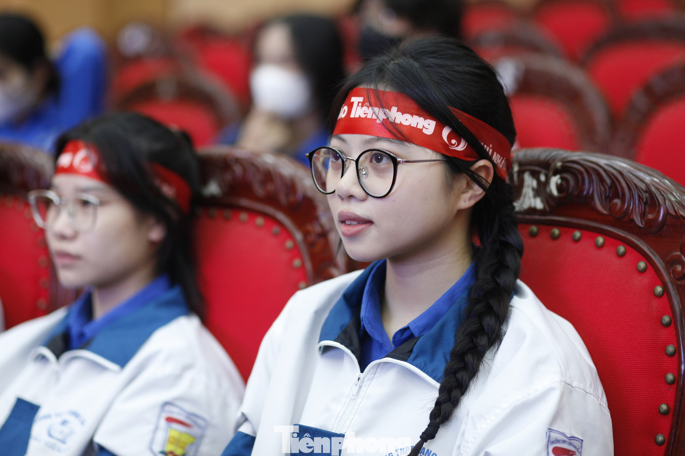 Các em học sinh cũng đến hưởng ứng chương trình. Ảnh: Nguyễn Thắng