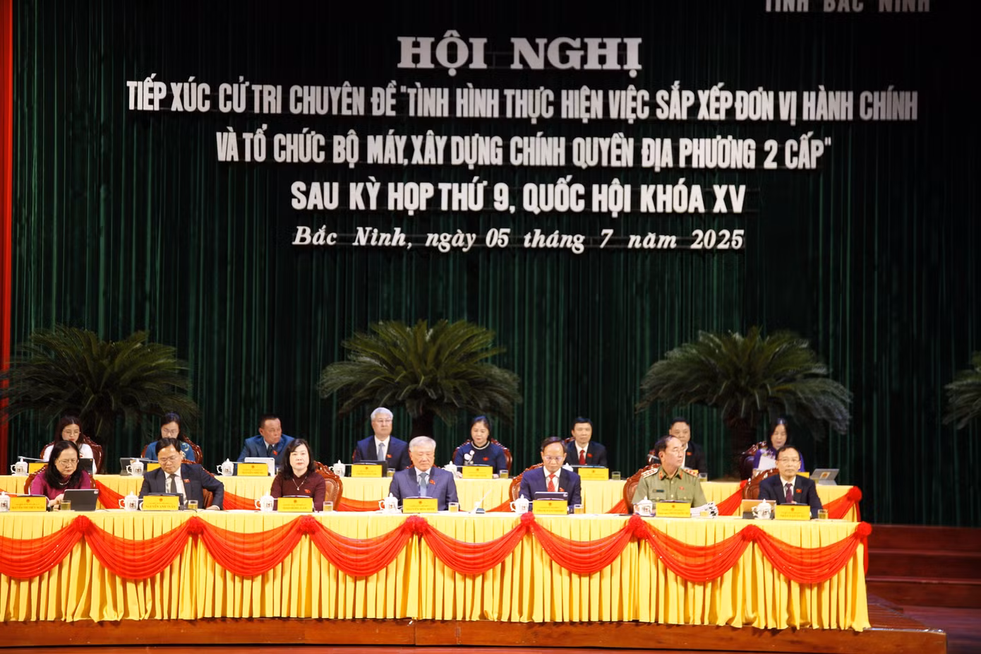 Đại biểu Quốc hội tỉnh Bắc Ninh tiếp xúc cử tri. Ảnh: Nguyễn Thắng Đại biểu Quốc hội tỉnh Bắc Ninh tiếp xúc cử tri. Ảnh: Nguyễn Thắng