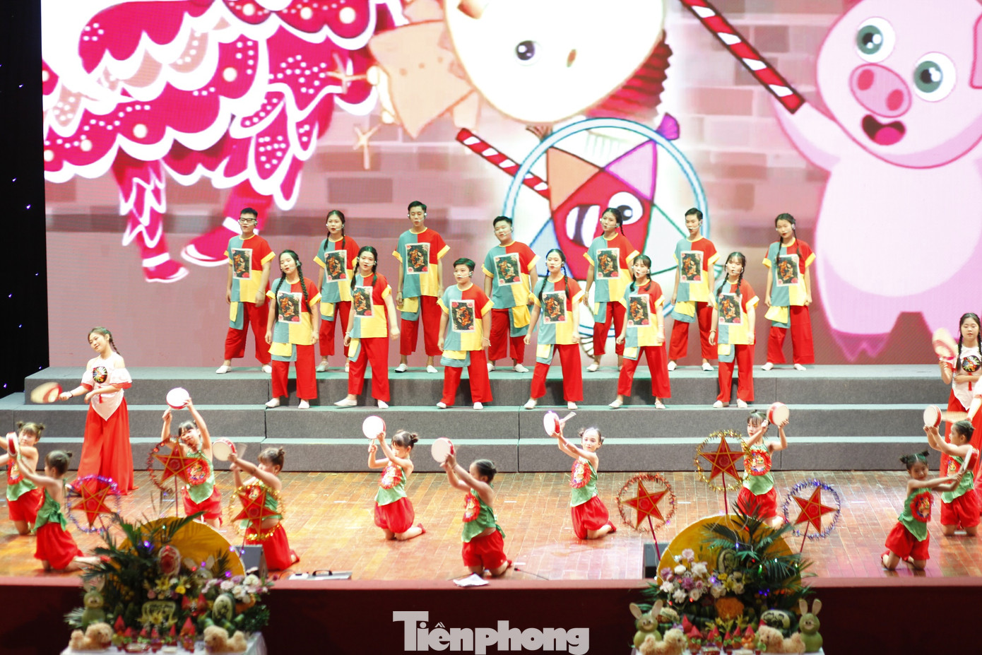 Các em buổi diễn văn nghệ tại chương trình. Các em buổi diễn văn nghệ tại chương trình.