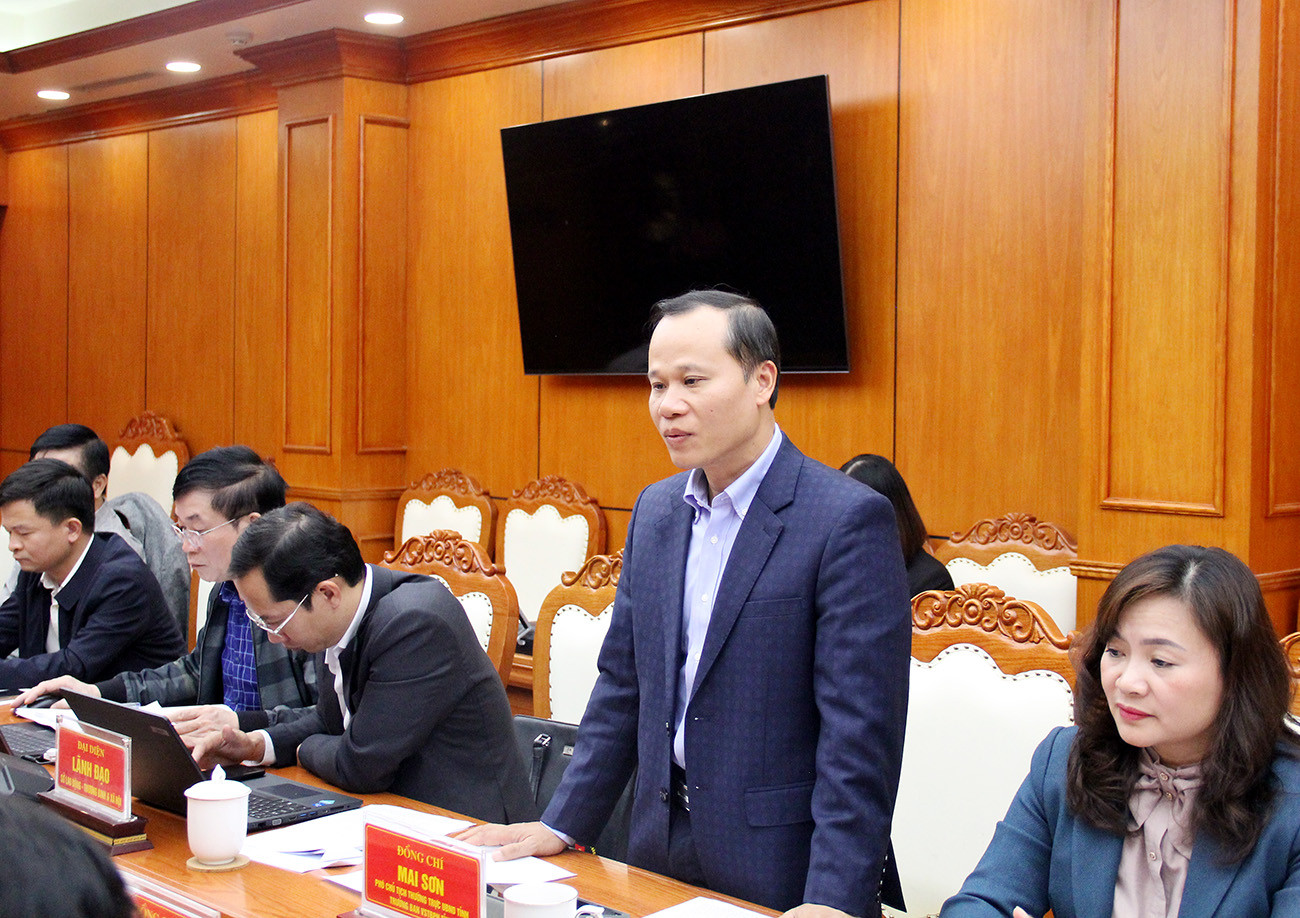 Ông Mai Sơn - Phó Chủ tịch Thường trực UBND tỉnh Bắc Giang phát biểu tại buổi làm việc. Ông Mai Sơn - Phó Chủ tịch Thường trực UBND tỉnh Bắc Giang phát biểu tại buổi làm việc.