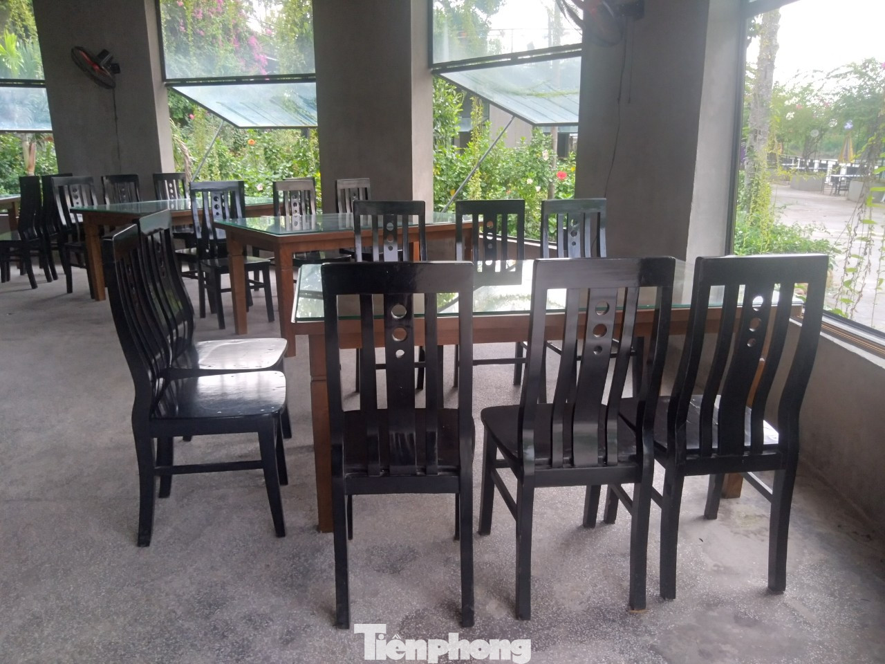 Hình ảnh bên trong hai chòi vãn cảnh. Ảnh: Nguyễn Thắng.