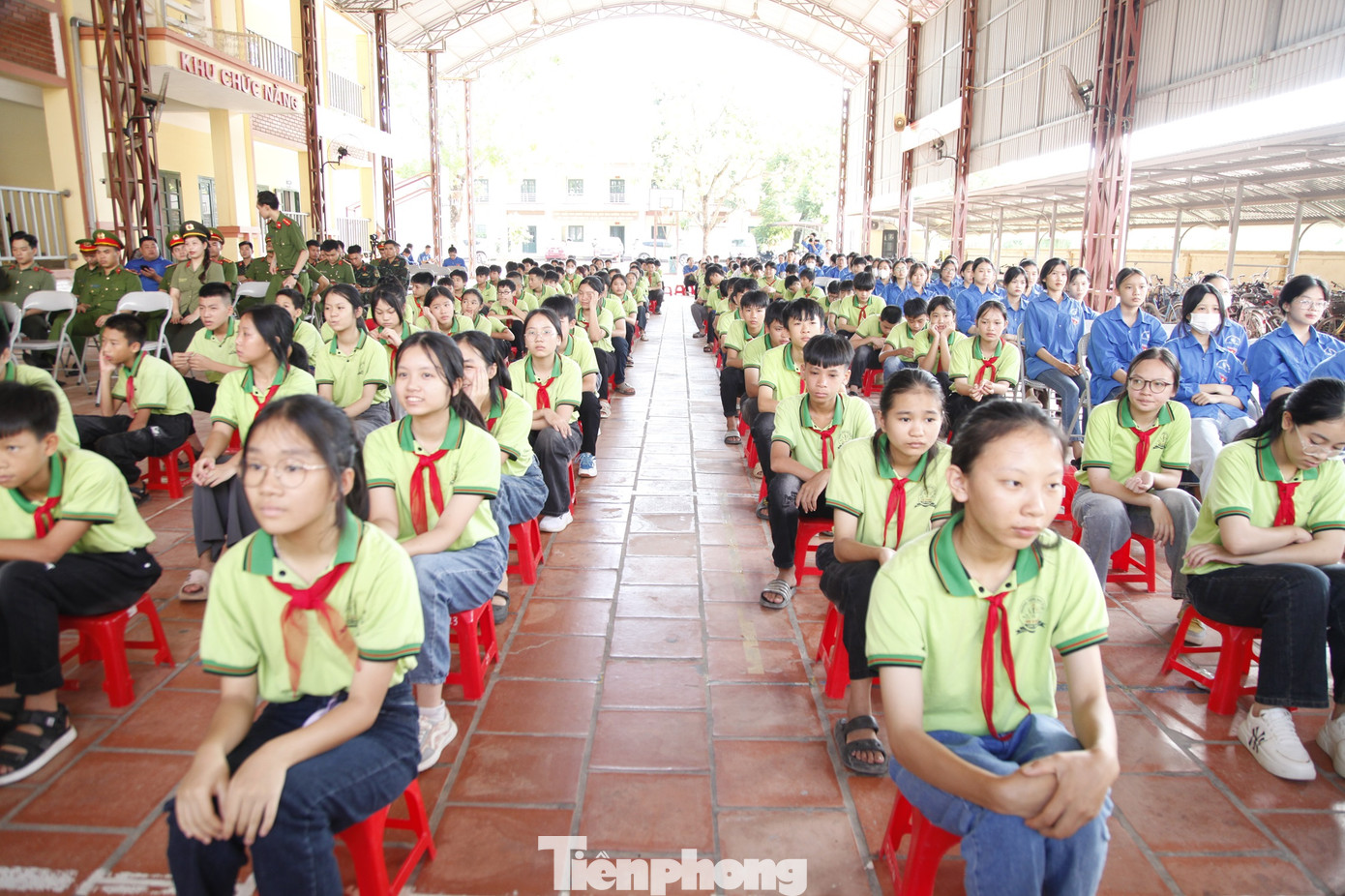 Học sinh và đoàn viên tham dự chương trình. Ảnh: Nguyễn Thắng