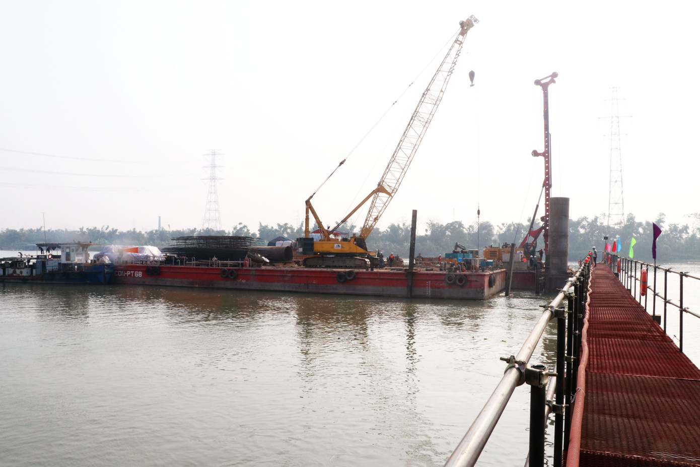 Các nhà thầu thi công dự án cầu Kênh Vàng. Các nhà thầu thi công dự án cầu Kênh Vàng.