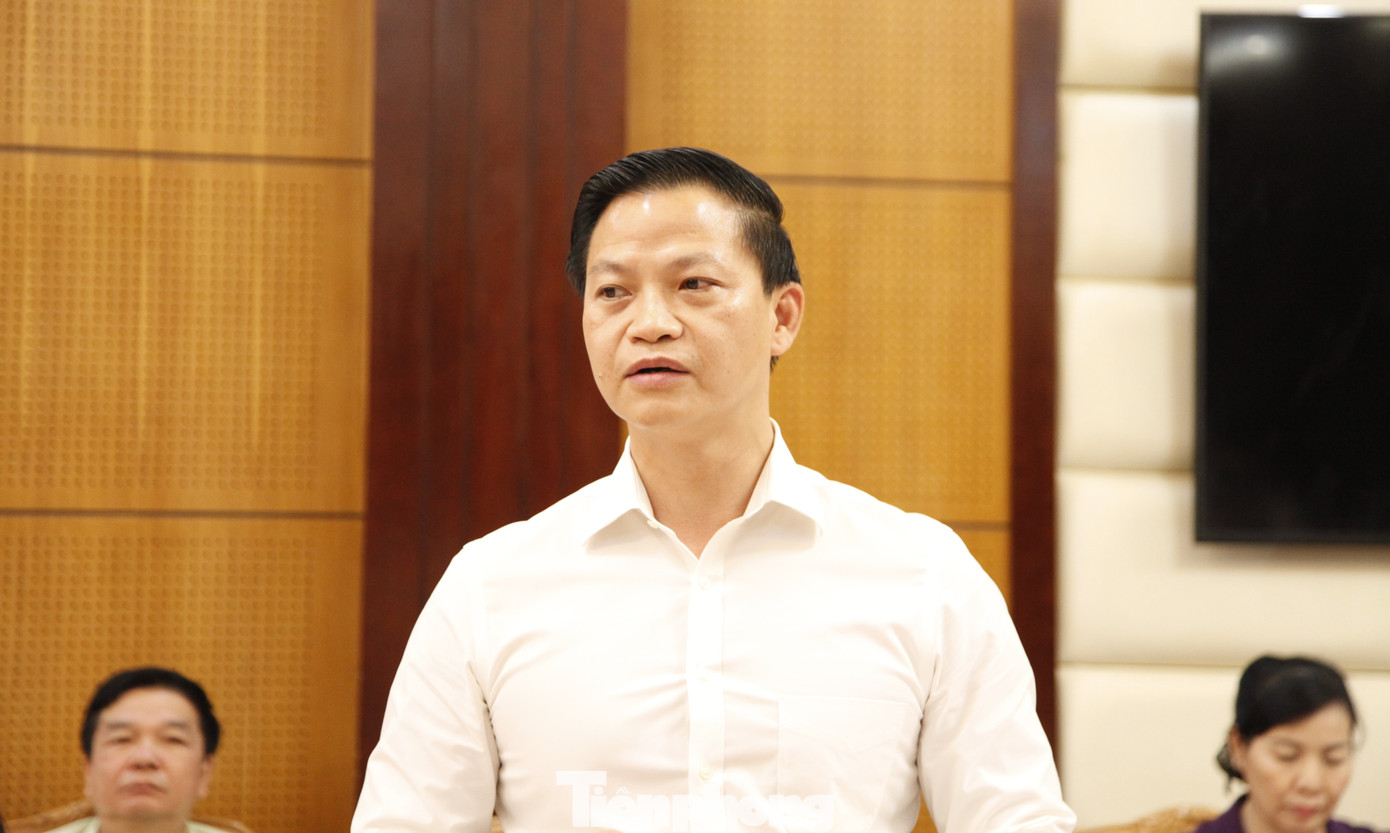 Chủ tịch UBND tỉnh Bắc Ninh Vương Quốc Tuấn phát biểu ý kiến tại hội nghị. Ảnh: Nguyễn Thắng Chủ tịch UBND tỉnh Bắc Ninh Vương Quốc Tuấn phát biểu ý kiến tại hội nghị. Ảnh: Nguyễn Thắng