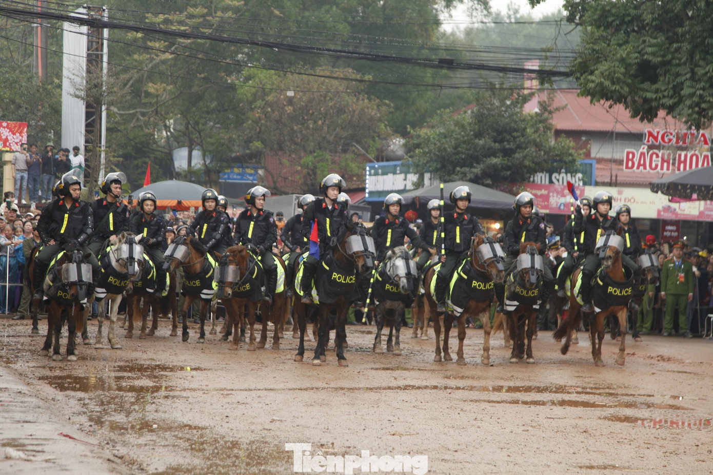 Lễ hội kỷ niệm 140 năm Khởi nghĩa Yên Thế do UBND tỉnh Bắc Giang tổ chức từ ngày 15 - 17/3 tại Khu di tích lịch sử Hoàng Hoa Thám, thị trấn Phồn Xương, huyện Yên Thế và một số địa điểm khác có liên quan. Đoàn Cảnh sát cơ động Kỵ binh thuộc Bộ Tư lệnh Cảnh sát cơ động, Bộ Công an biểu diễn tại Lễ hội. Ảnh: Nguyễn Thắng