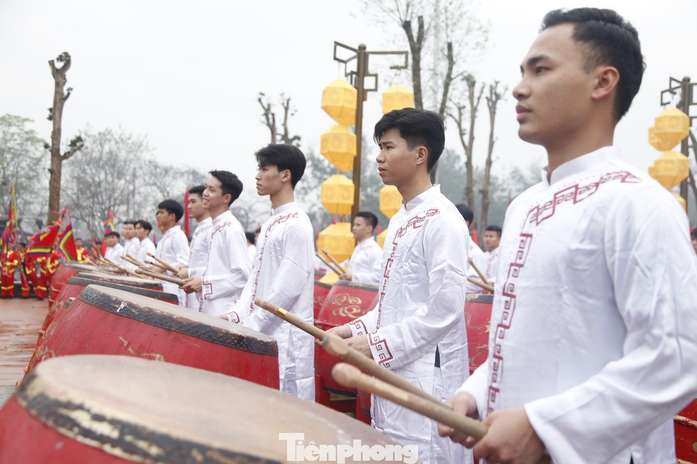 Biểu diễn trống tại lễ hội. Ảnh: Nguyễn Thắng Biểu diễn trống tại lễ hội. Ảnh: Nguyễn Thắng