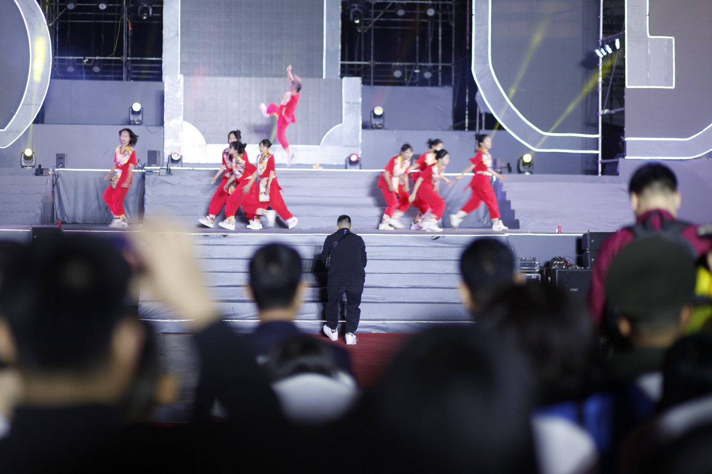 Một tiết mục văn nghệ tại chương trình nghệ thuật chào năm mới ở Quảng trường 3/2. Ảnh: Nguyễn Thắng Một tiết mục văn nghệ tại chương trình nghệ thuật chào năm mới ở Quảng trường 3/2. Ảnh: Nguyễn Thắng