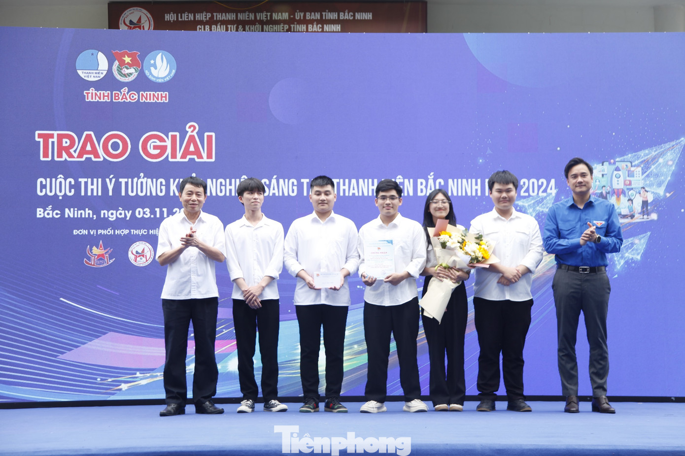 Tỉnh Đoàn Bắc Ninh trao giải Nhất cuộc thi ý tưởng khởi nghiệp. Ảnh: Nguyễn Thắng Tỉnh Đoàn Bắc Ninh trao giải Nhất cuộc thi ý tưởng khởi nghiệp. Ảnh: Nguyễn Thắng