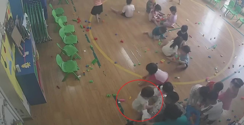 Hình ảnh camera ghi lại sự việc.