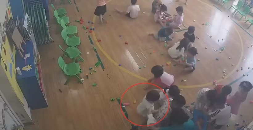 Hình ảnh camera ghi lại sự việc.