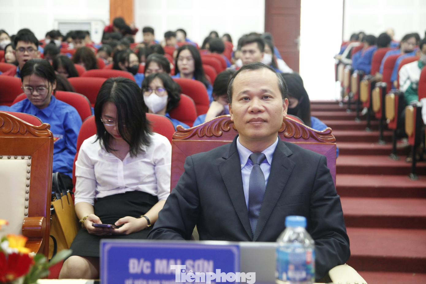 Phó Chủ tịch Thường trực UBND tỉnh Bắc Giang Mai Sơn dự chương trình. Ảnh: Nguyễn Thắng