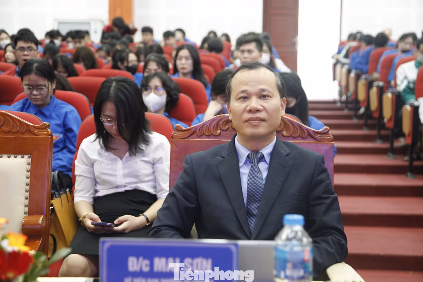Phó Chủ tịch Thường trực UBND tỉnh Bắc Giang Mai Sơn dự chương trình. Ảnh: Nguyễn Thắng